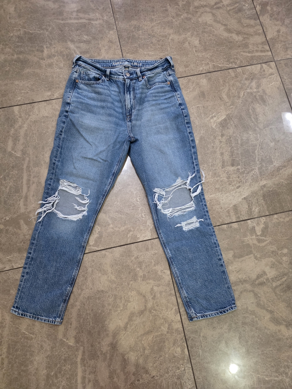 American Eagle Outfitters Distressed Light Blue Cropped Jeans